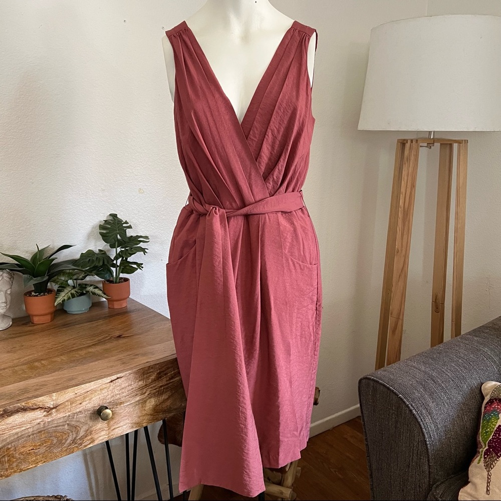 To The MaX Sleeveless V- neck Mauve Dress Size 8
